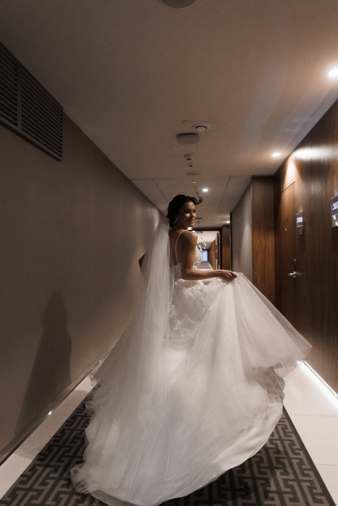 Невеста в платье из свадебного салона Дворянка